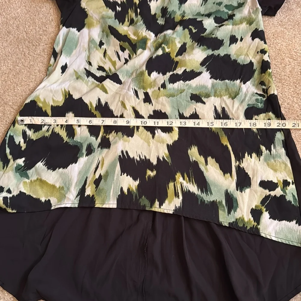 Pattern Tunic - Size Medium - Picture 10 of 11